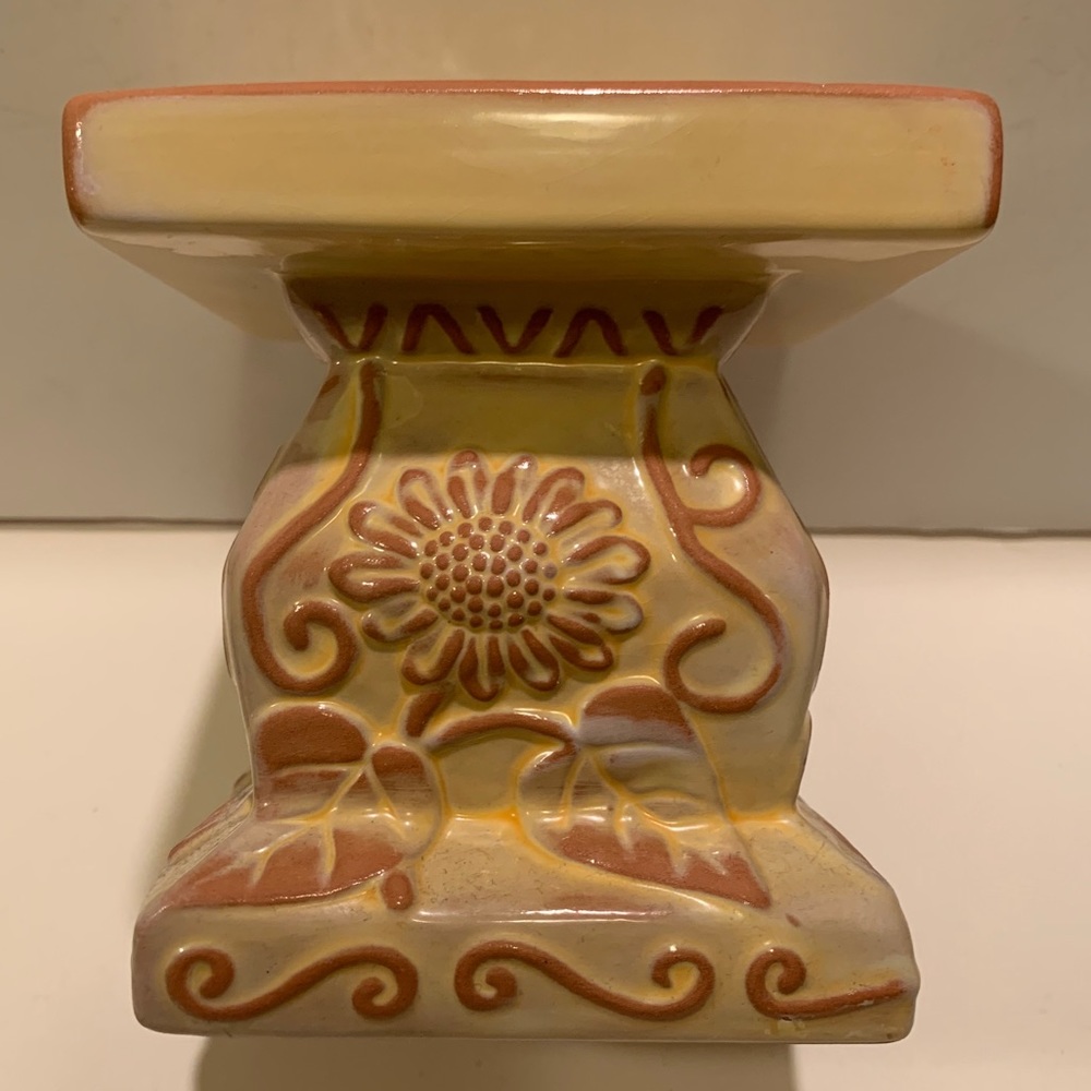 SOUTHERN LIVING AT HOME PILLAR CANDLE HOLDER.